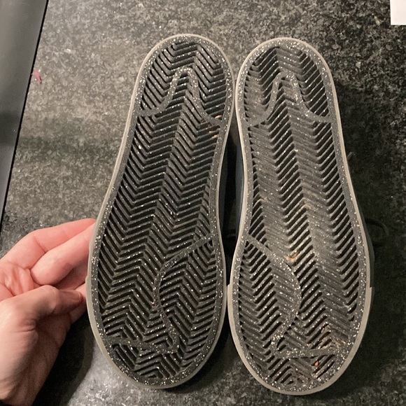 Gray Nike SB Boys Canvas Shoes EUC - Picture 4 of 6